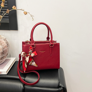 高级感包包女式2025新款超火小众百搭单肩斜挎包红色手提新娘婚包