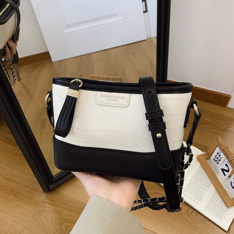 LAOYJA高级感小众链条流浪包