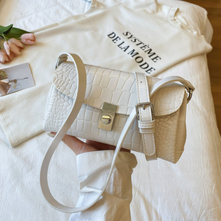 今年流行爆款包包女式2025新款超火鳄鱼纹枕头小包百搭单肩斜挎包