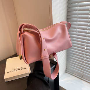 今年流行包包2025新款 包包女简约大容量饺子包休闲百搭单肩斜挎包