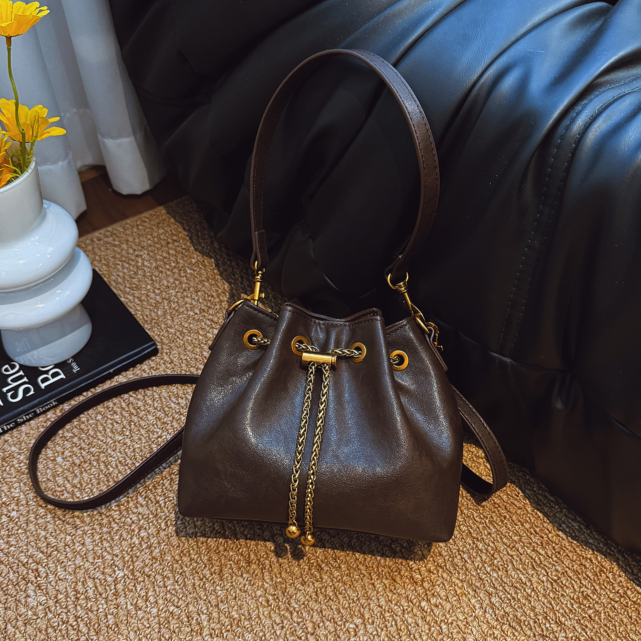 LAOYJA高级感小众复古腋下水桶包