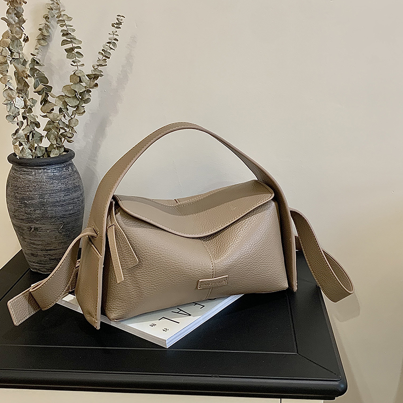 LAOYJA小众设计高级感挂耳屋檐包