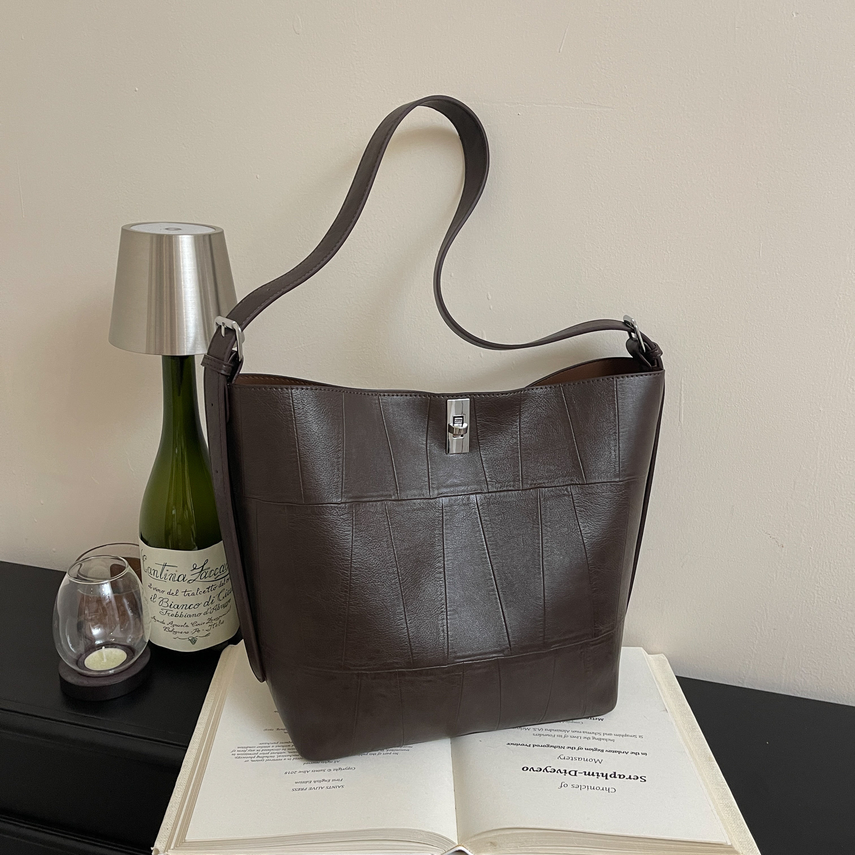 大容量包包女式2025新款超火小众复古水桶包高级感百搭单肩斜挎包,箱包皮具/热销女包/男包,通用款女包,淘宝优惠券,粉丝福利购,淘宝优惠卷