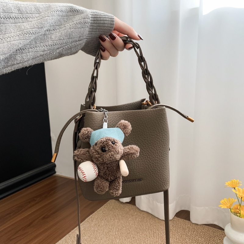 LAOYJA高级感小众洋气轻奢水桶包