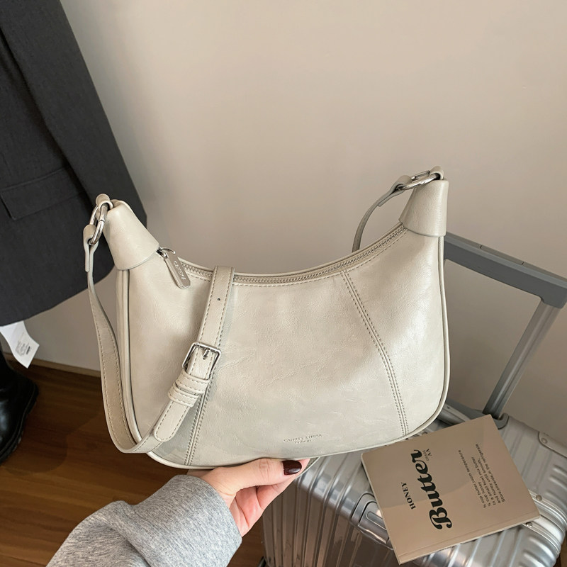 今年流行爆款包包女士2026新款超火小众腋下牛角包百搭单肩斜挎包