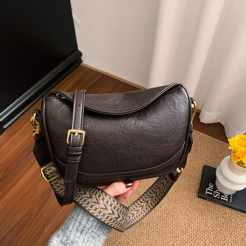 美拉德复古包包女式2025新款小众设计饺子包高级感百搭单肩斜挎包,箱包皮具/热销女包/男包,通用款女包,淘宝优惠券,粉丝福利购,淘宝优惠卷