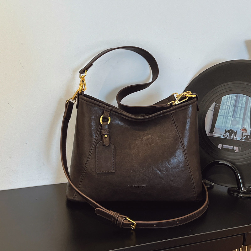 大容量包包女式2026新款超火美拉德复古托特包小众百搭单肩斜挎包