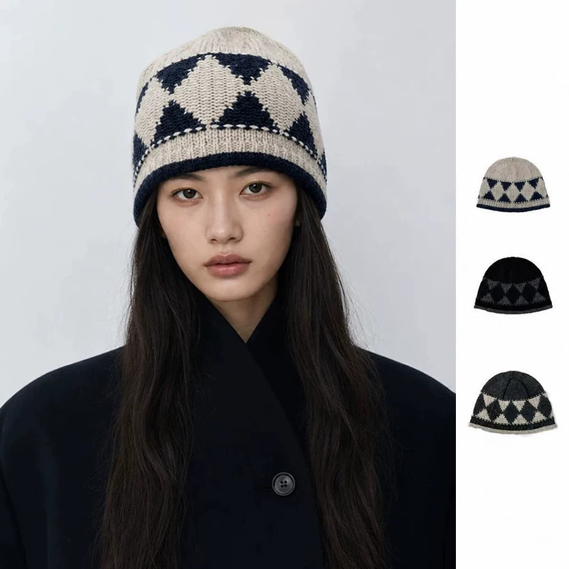 秋冬羊毛护耳针织帽女保暖显小脸