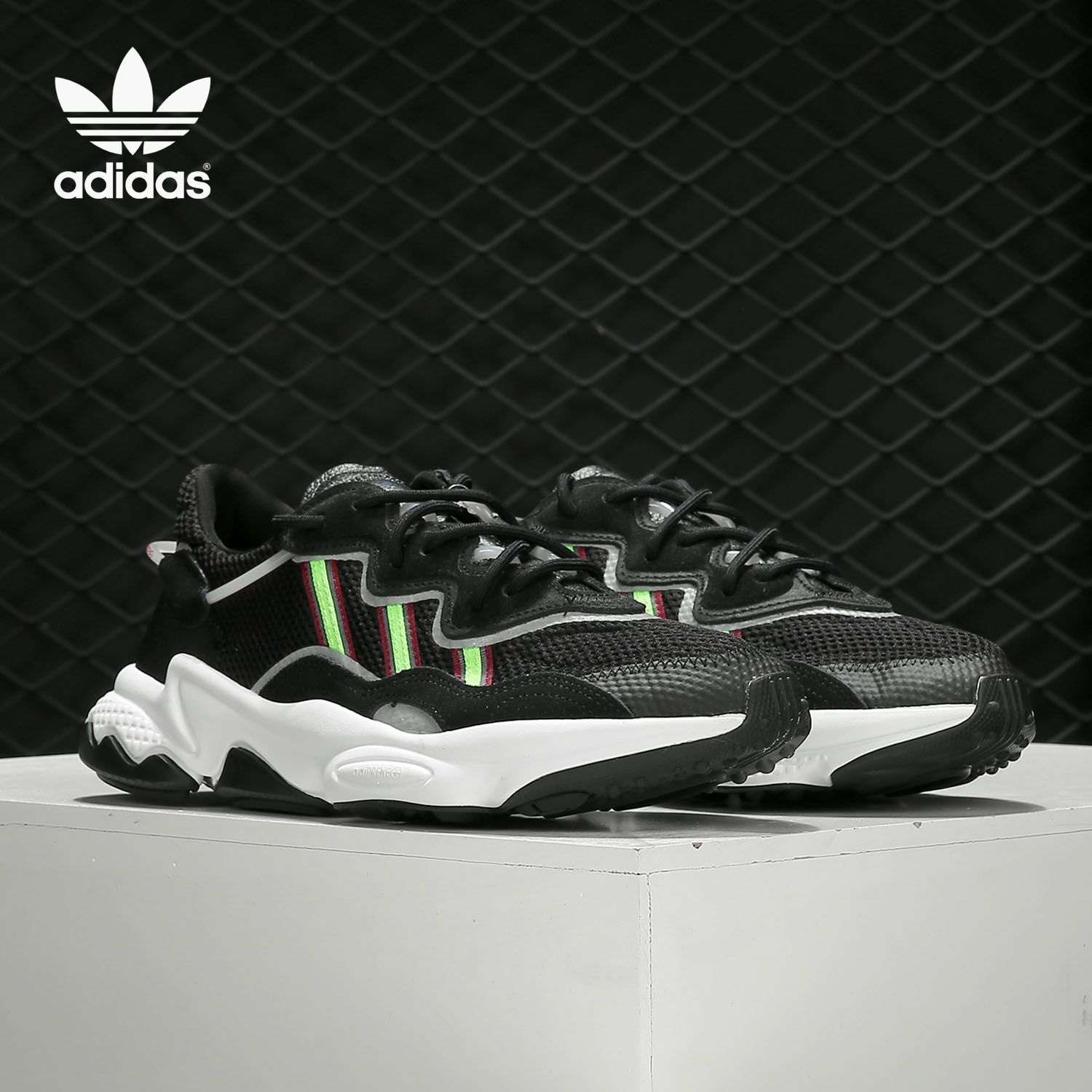 阿迪达斯男女经典运动鞋