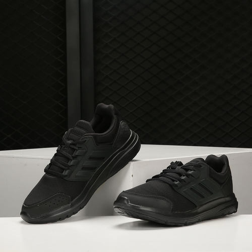 阿迪达斯休闲透气跑步运动鞋新款