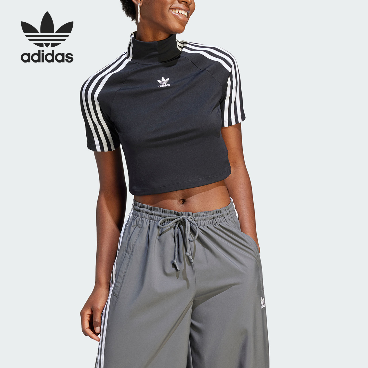 Adidas/阿迪达斯正品三叶草女子时尚紧身休闲短袖T恤IV9323