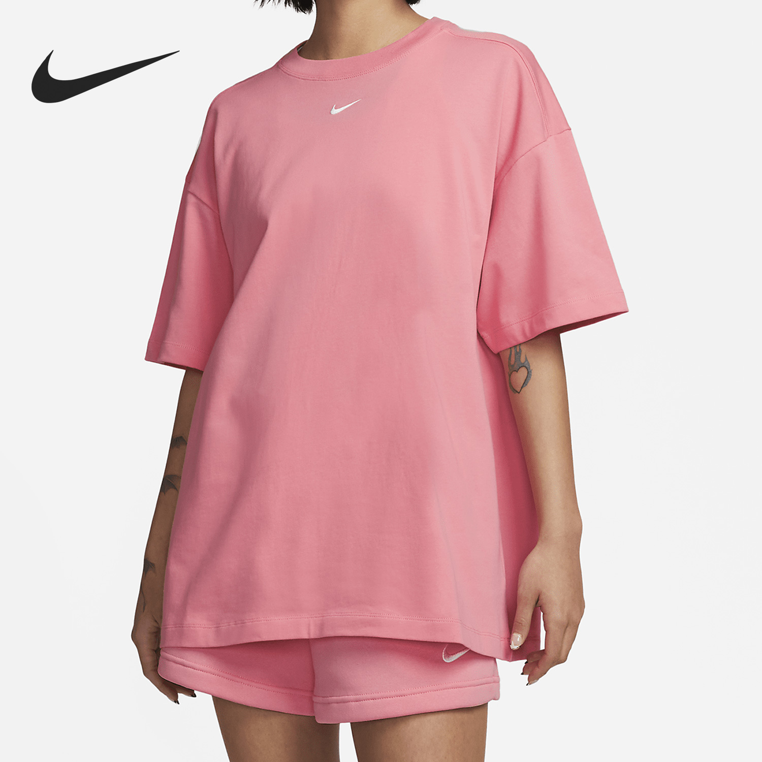 Nike/耐克透气刺绣运动短袖