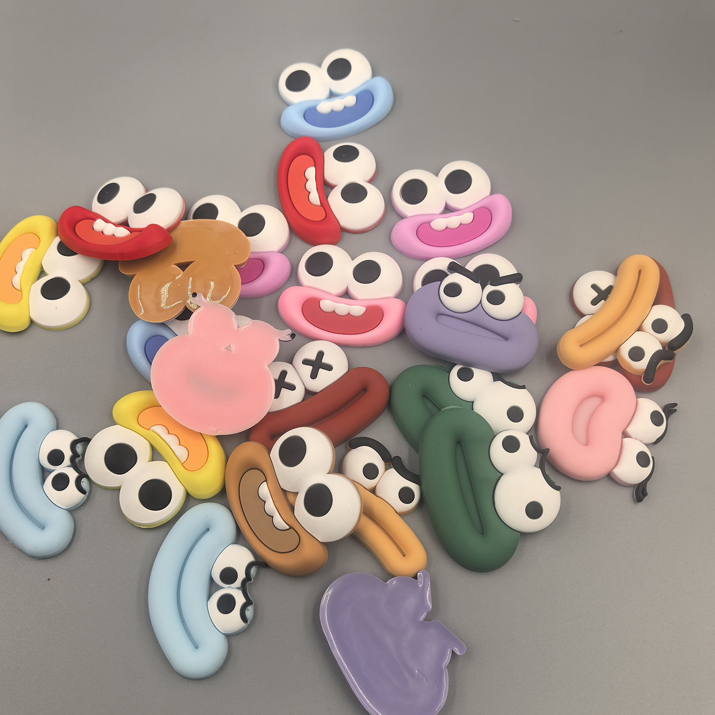 搞怪卡通软胶贴片彩色3D立体大眼睛香肠嘴巴DIY手机壳配件装饰贴