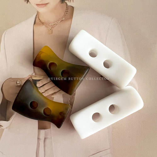 两眼异形牛角扣高档树脂扣大衣扣