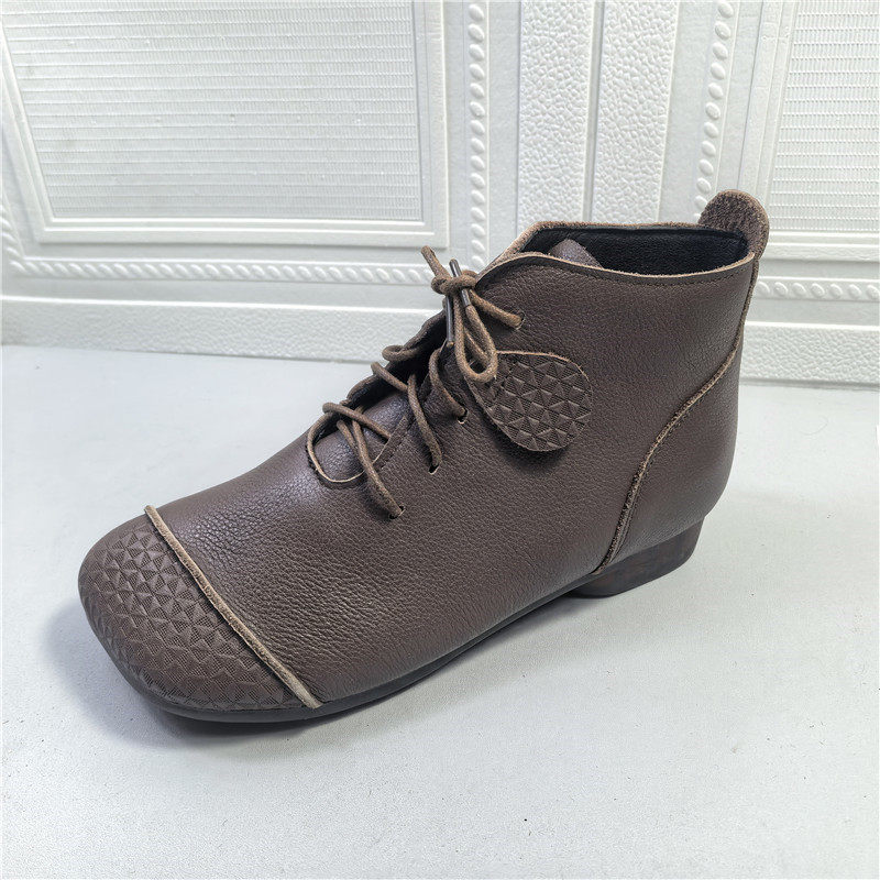 复古风真皮短靴女冬季交叉绑带圆头低跟保暖马丁靴平底妈妈小皮鞋