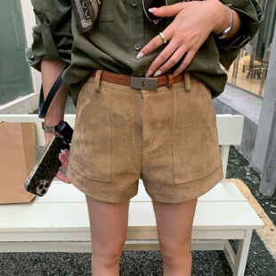 卡其色麂皮绒短裤女秋季休闲毛呢裤子显瘦直筒靴裤高腰口袋工装裤