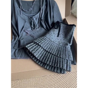 大码灰色爱心波点百褶裙女2026新款气质时髦短款蝴蝶结毛呢半身裙