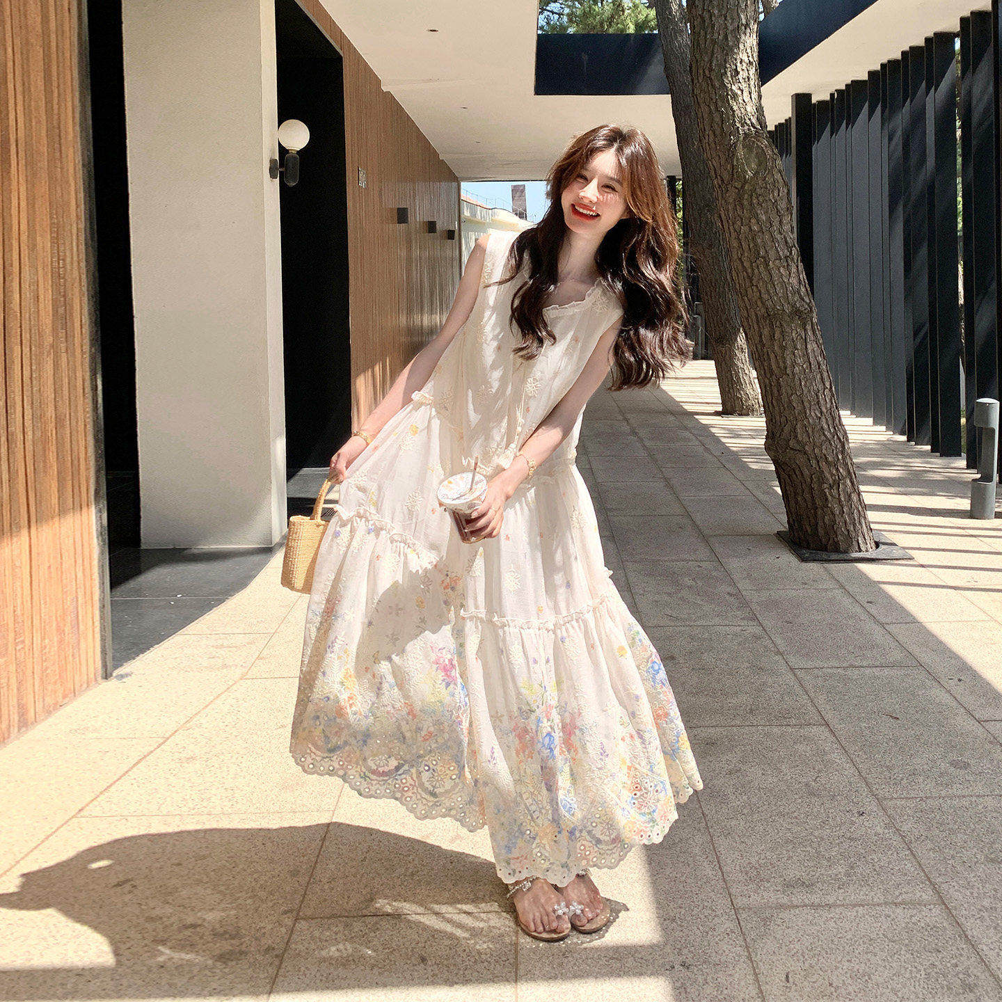 白色多巴胺碎花法式洋装2026新款女夏独特绝美减龄度假无袖裙子