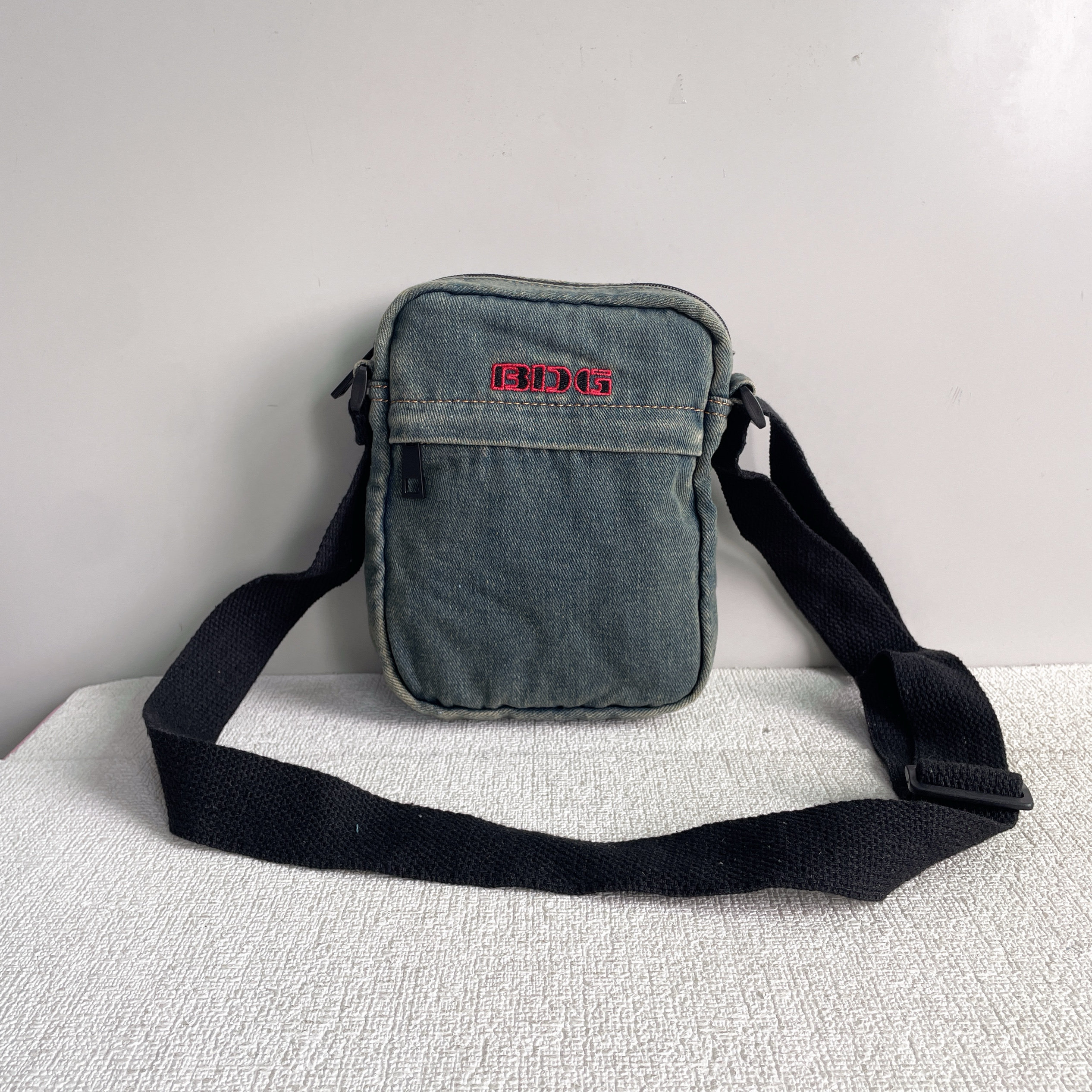 外贸尾货出英国时尚休闲女士斜挎包手机零钱包