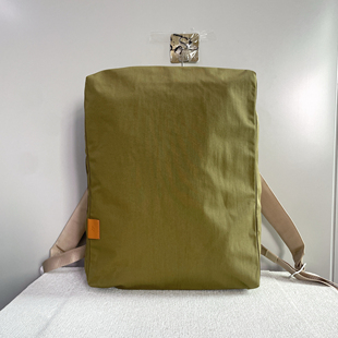 外贸尾货简约时尚 防泼水背包大容量男女双肩包