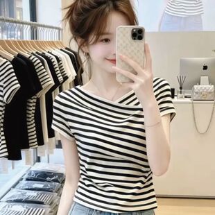 甜美风V领短袖条纹T恤女夏季修身显瘦设计感时尚洋气百搭上衣韩式