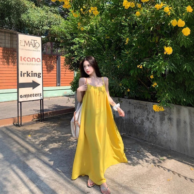 度假海边多巴胺连衣裙海南三亚沙滩裙超仙女露背吊带旅行穿搭拍照