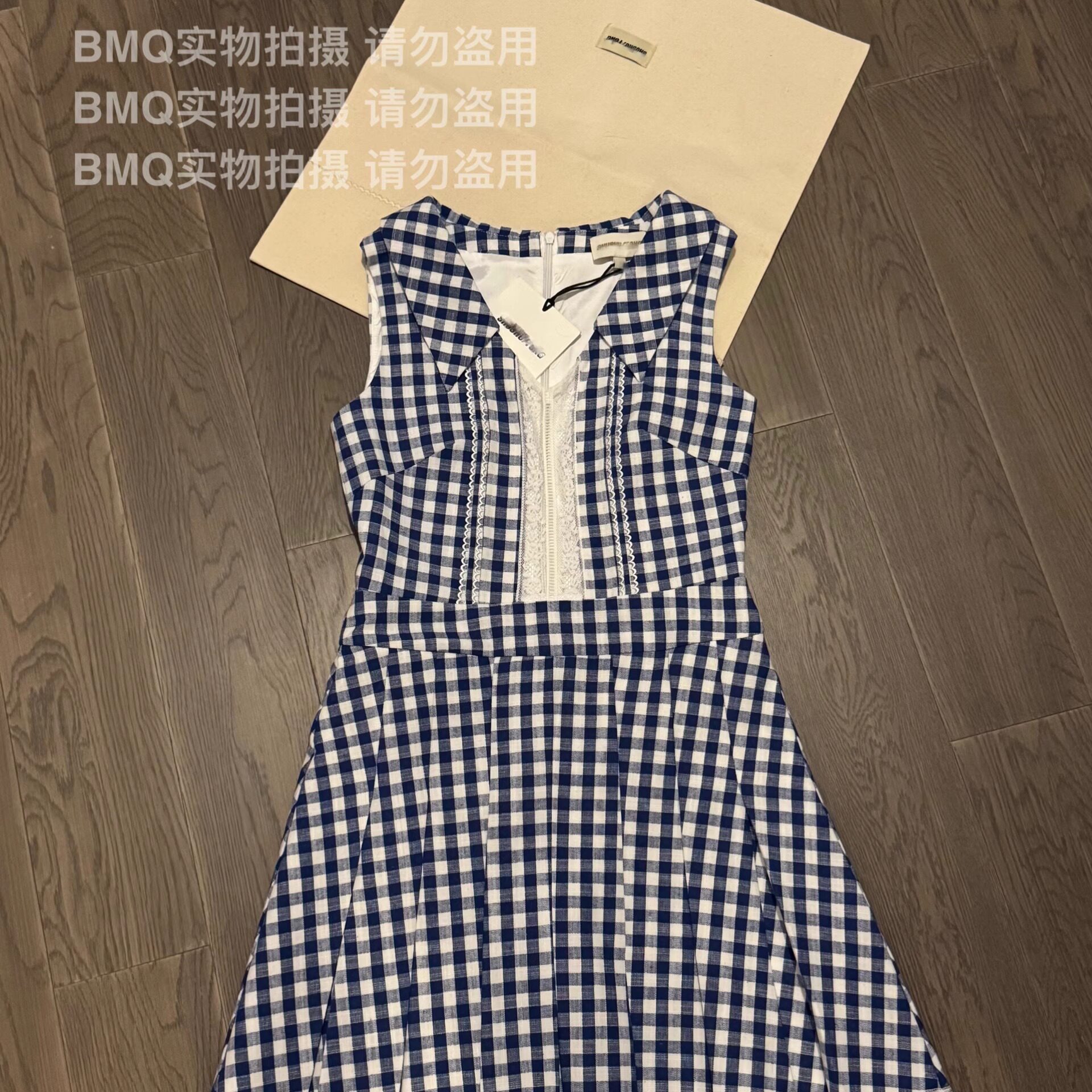 BMQ 玳购级 高阶版】2025春夏学院风翻领V领百褶连衣裙shushuton