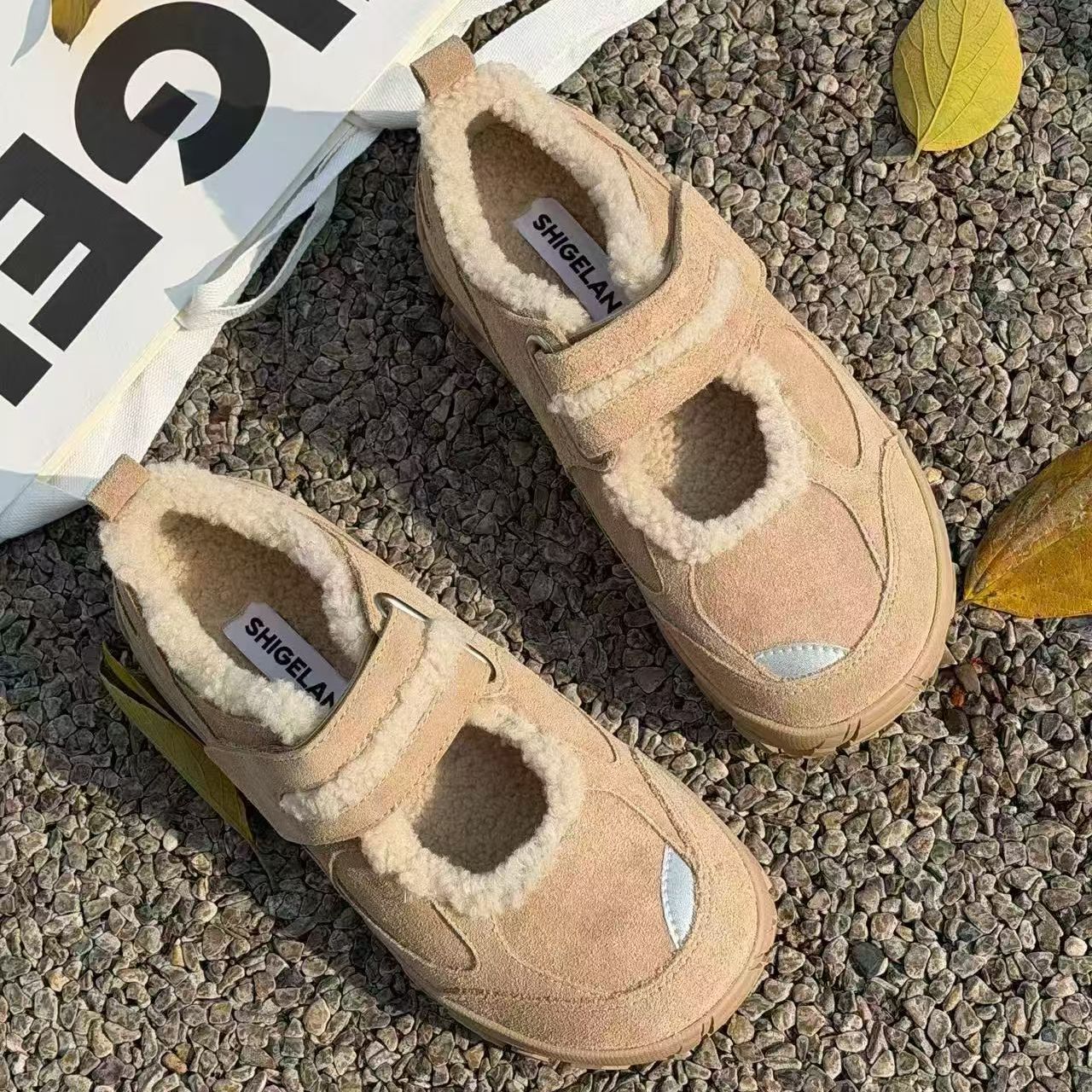 诗歌兰女鞋2025冬季新款玛丽珍鞋百搭真皮厚底增高加绒保暖休闲鞋