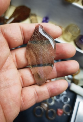 天然金发晶兔毛原石雕刻树叶吊坠挂件尺寸62*29.8*8.8重18.8克