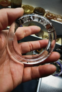 天然绿幽灵水晶原石雕刻手镯圈口53.5条宽12.3重48.9克半山半水