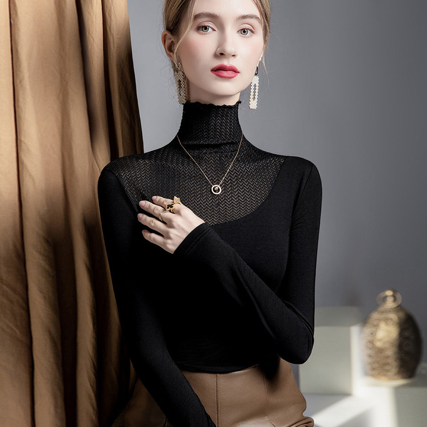 秋季洋气高领打底衫2025新款女长袖t恤高级感蕾丝拼接上衣可外穿