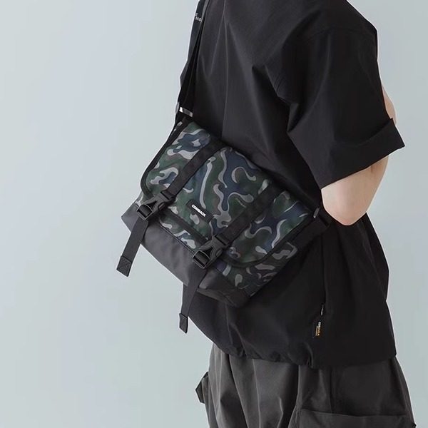 COMBACK新款迷彩印花斜挎男士包袋
