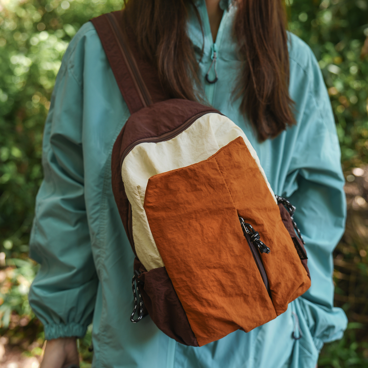 潮牌多功能双肩包男生胸包大容量轻便防水旅行小背包女大学生书包