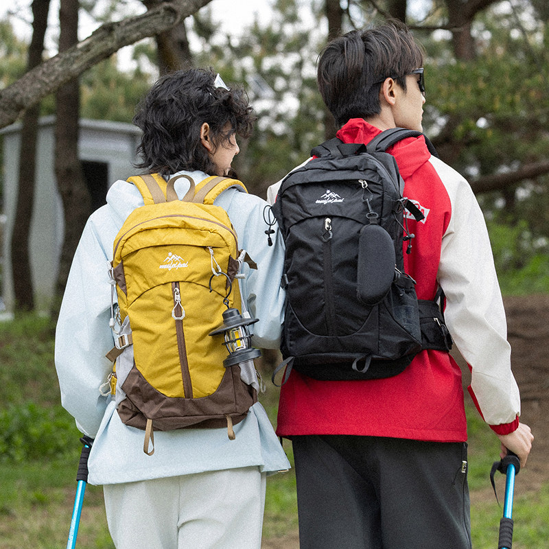 登山包户外风运动双肩背包男女大容量轻量化徒步出游防水旅行背包