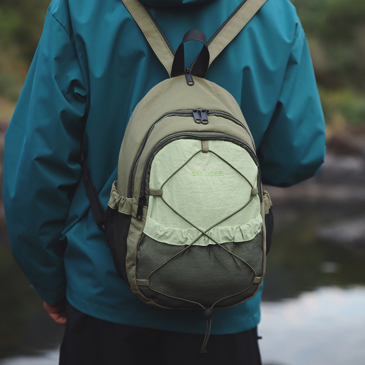 多功能户外双肩包男生轻便携徒步登山包休闲轻便旅行爬山小背包女