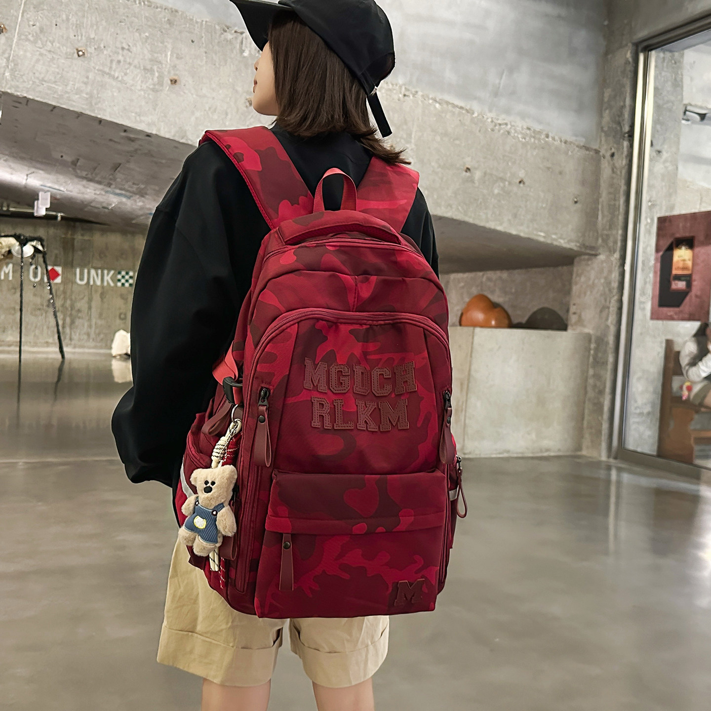 书包男女高颜值迷彩双肩包初中高中大学生减负护脊大容量旅行背包