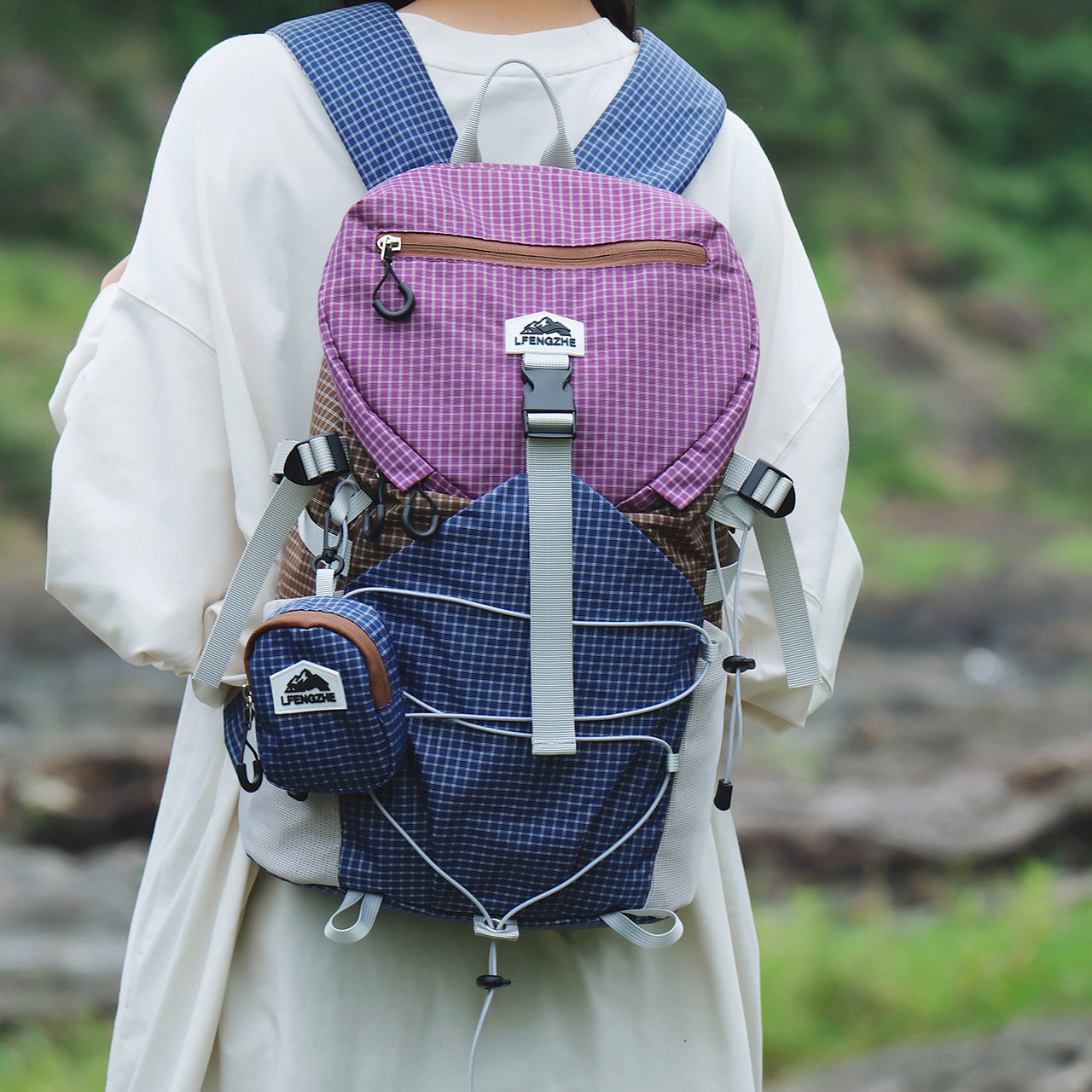 户外风双肩包男女轻量化大容量防水运动旅行背徒步登山包骑行背包