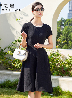 梦之屋连衣裙女2025夏季新款黑色小香风钉珠收腰显瘦小黑裙L28346