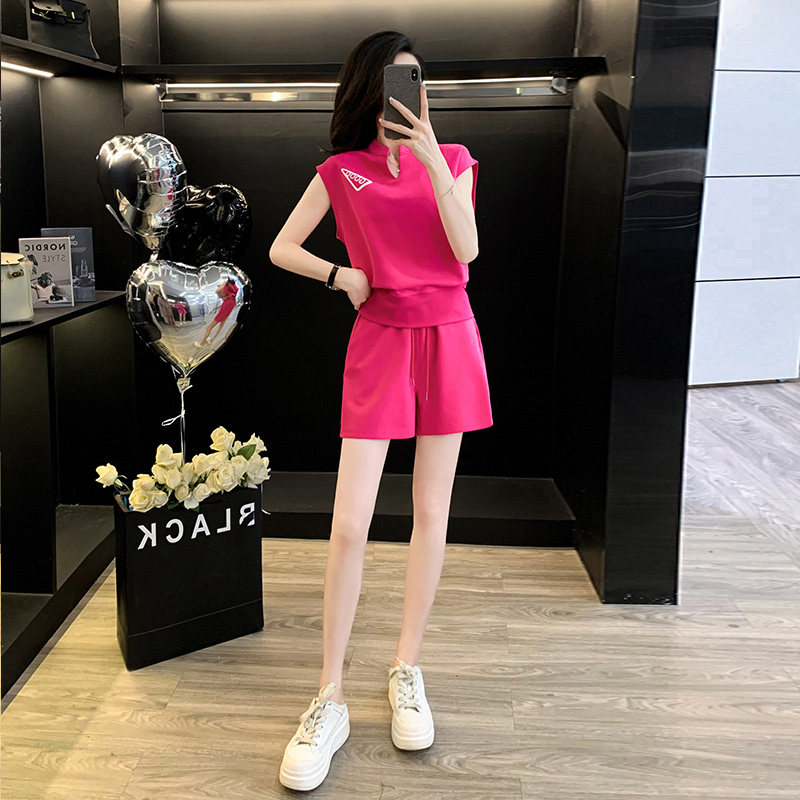 玫红色减龄休闲运动套装女夏款2026新款爆款设计感气质一整套穿搭