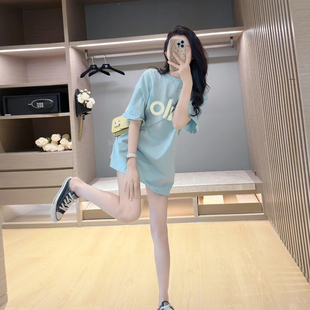 2025新款浅蓝色短袖t恤女夏季超火巨好看的大版宽松中长款上衣