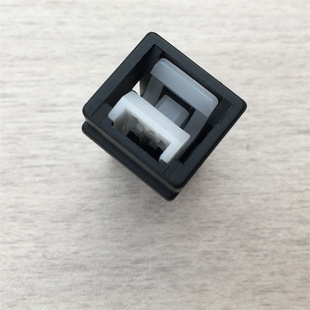 适用钱江 春风 隆鑫无极 大阳 本田 踏板车150置物箱按压开关锁扣