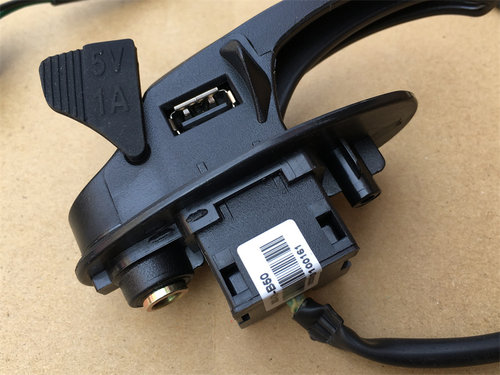 光阳USB125改装USB充电控制