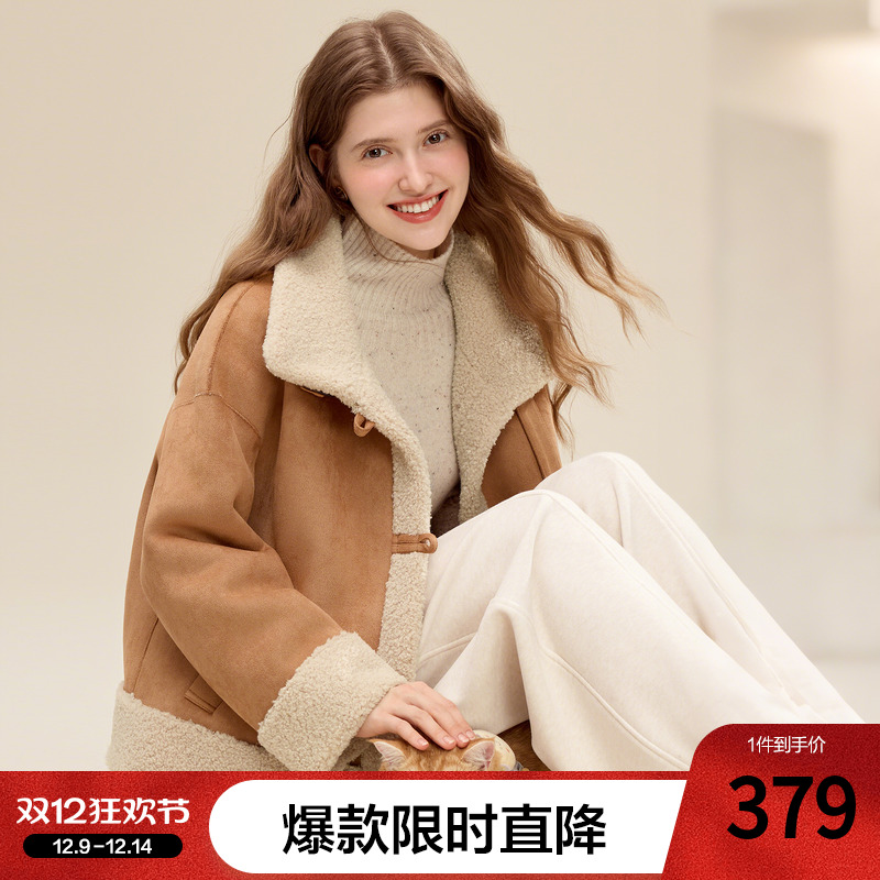 betu百图巴恩风皮毛一体短外套女2025年冬季新款牛角扣厚夹克