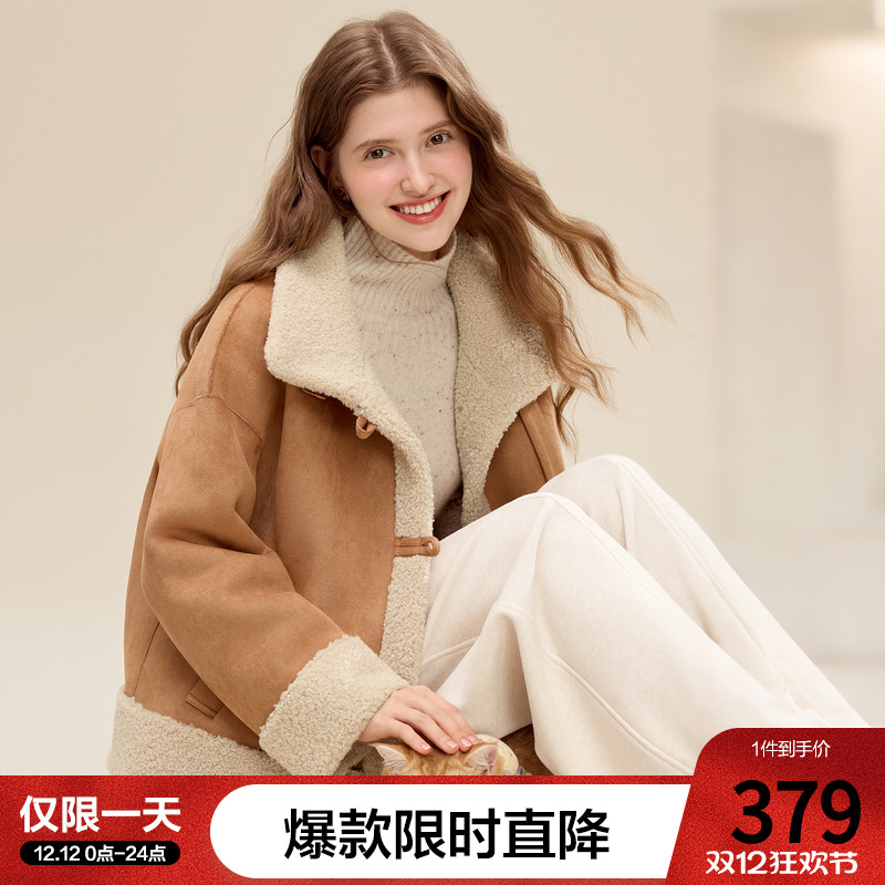 betu百图巴恩风皮毛一体短外套女2025年冬季新款牛角扣厚夹克