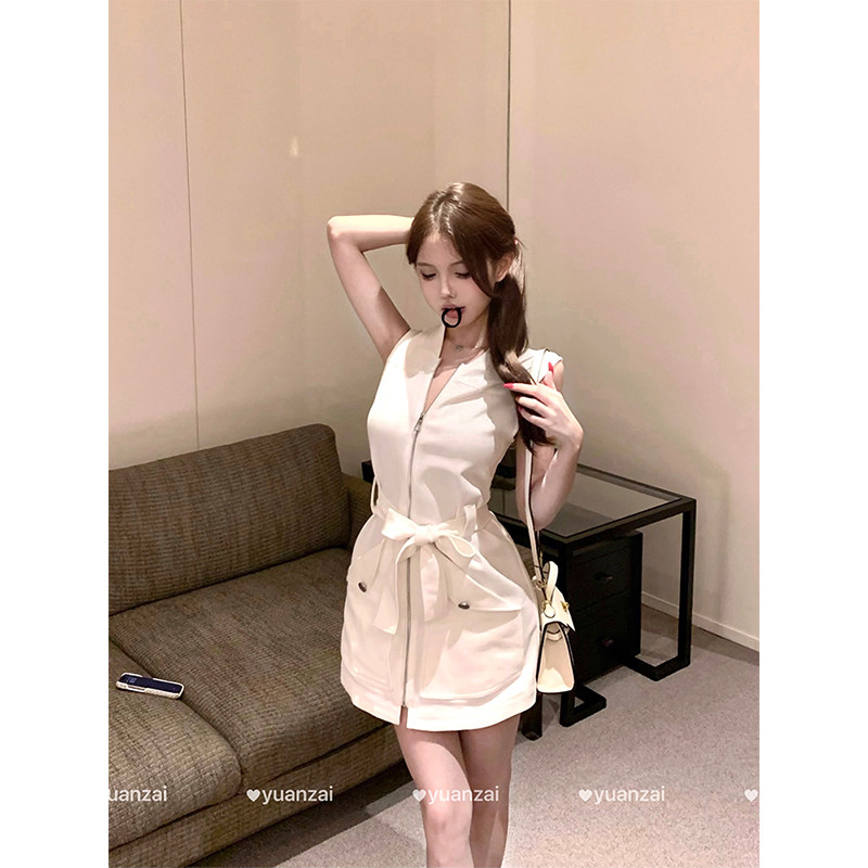 Drawdream 老钱风白色无袖背心连衣裙女夏绑带收腰显瘦工装短裙子图片