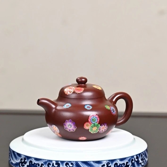 珐琅彩皮球花紫袍玉砂柿圆壶