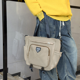 斜挎包男生大容量单肩学生上课包初中生高中补习通勤手提袋拎书袋