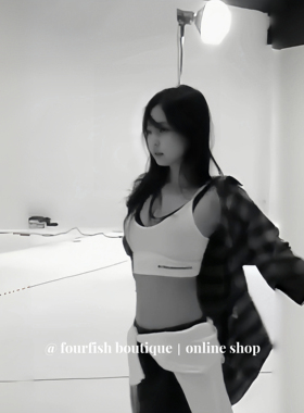 （现）jennie同款小众时髦梵文刺绣露脐修身背心吊带上衣