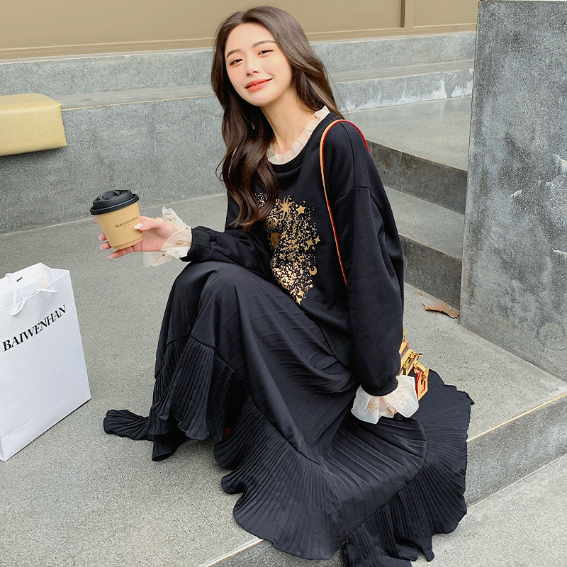 假两件黑色拼接连衣裙女春秋2025新款卫衣裙别致设计感百褶长裙潮,女装卫衣/绒衫,卡莱