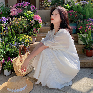 温柔风白色镂空连衣裙女夏季巨好看法式绝美气质显瘦木耳边长裙